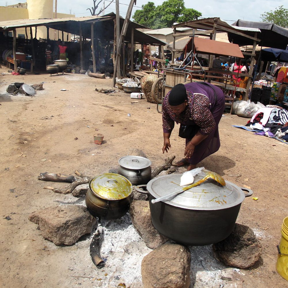Markttag in Kourémalé